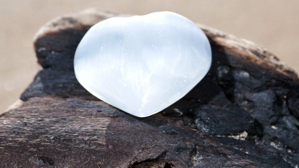 cleansing crystals with selenite heart stone