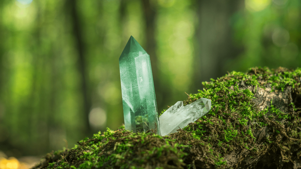Green Crystal for healing crystal work, ideal for reducing anxiety and stress, promoting good vibrations and removing negative energy
